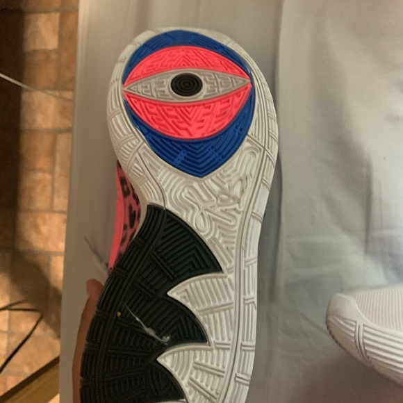COPY - Kyrie 4 - Picture 5 of 6